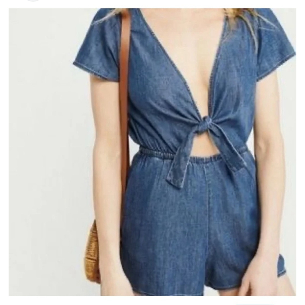 Women's Abercrombie & Fitch Blue Denim Tie Front Romper S 0046‎ B1